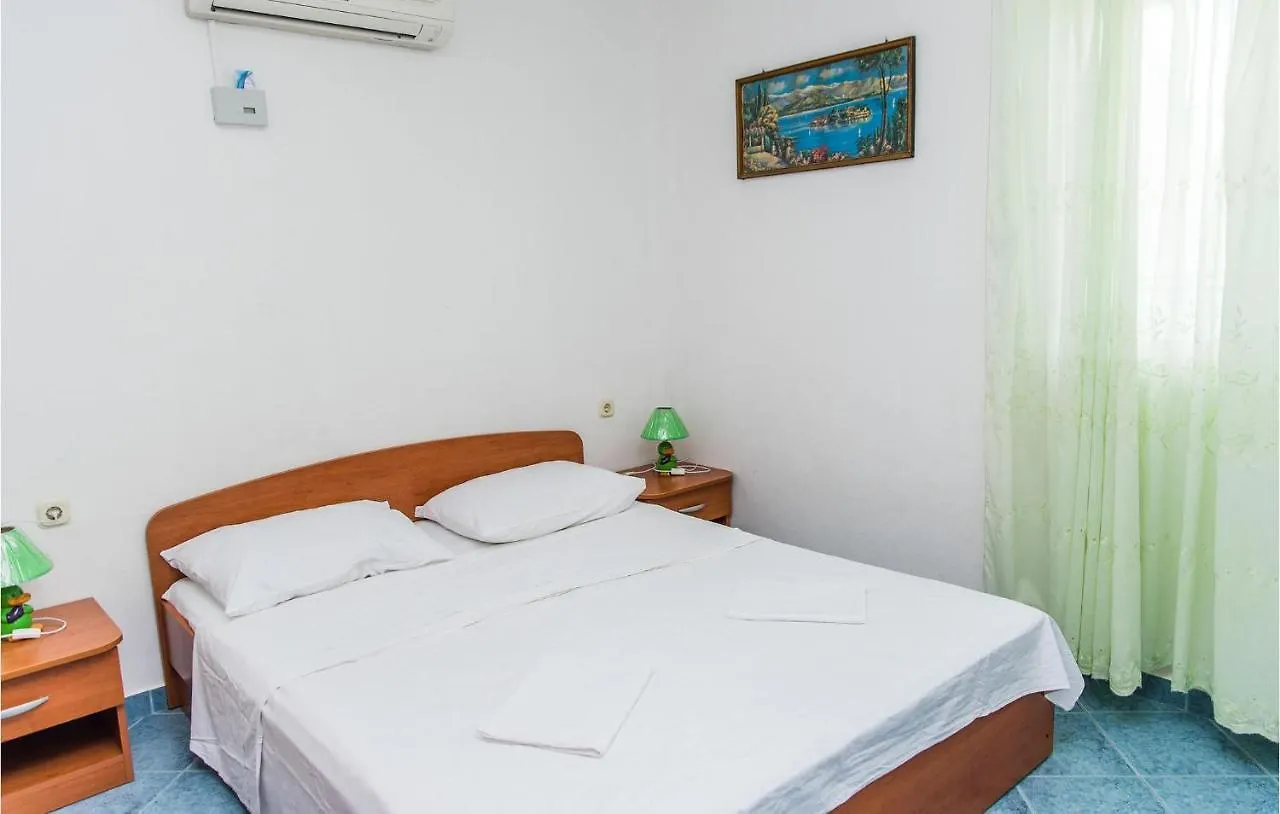 Gorgeous Apartment In Slatine With House Sea View